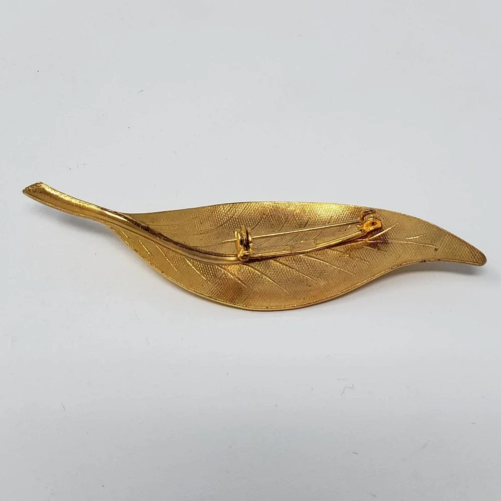 Gold Tone Textured Leaf Brooch Pin Vintage Jewelry